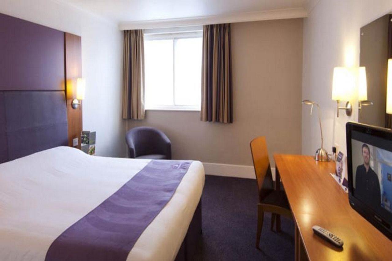 Premier Inn Tring Dış mekan fotoğraf