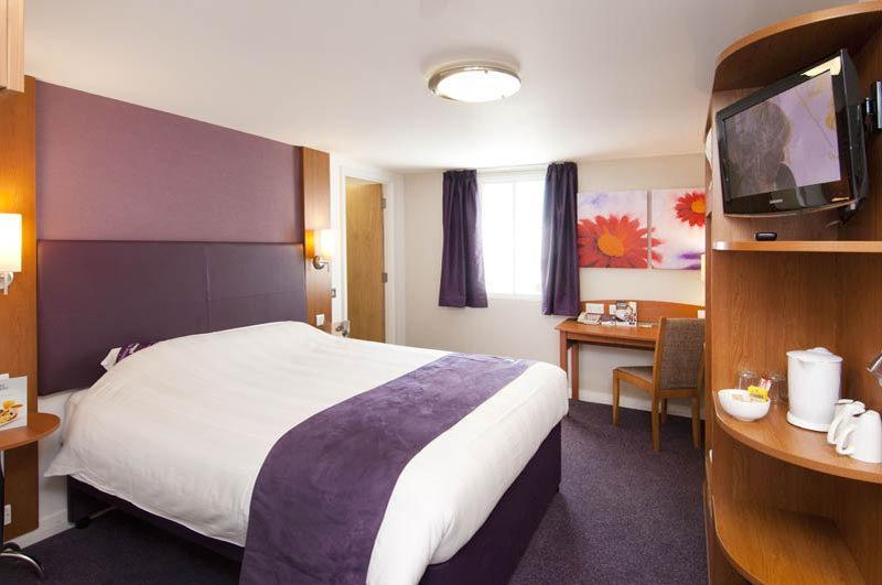 Premier Inn Tring Dış mekan fotoğraf